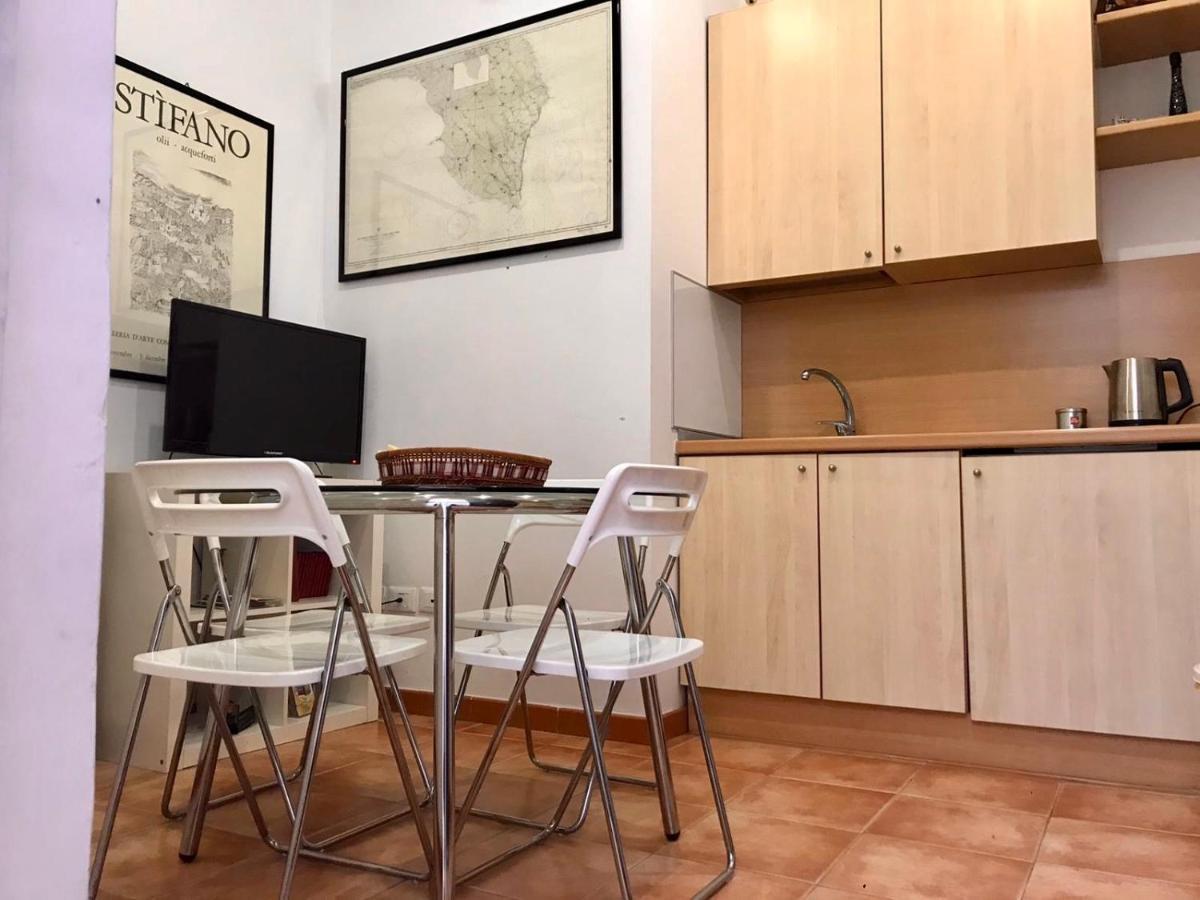 Interno 3 * Bari