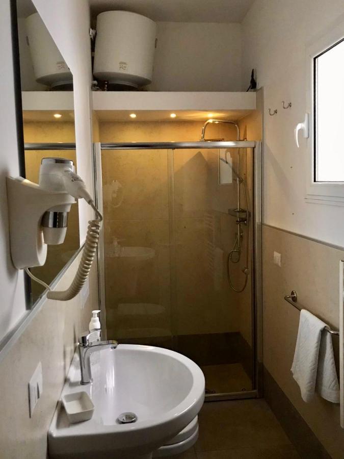 Interno 3 * Bari